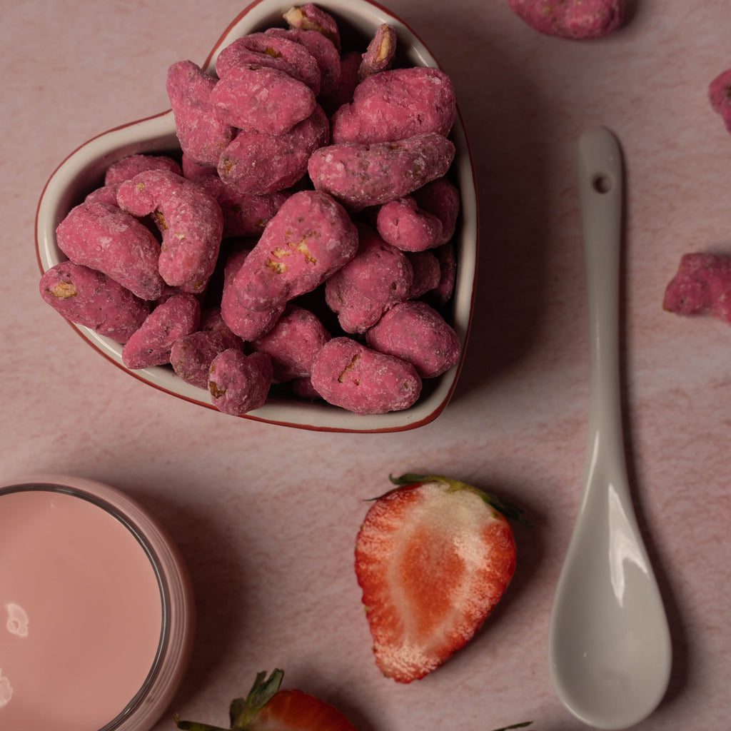 Strawberry yoghurt coated cashews