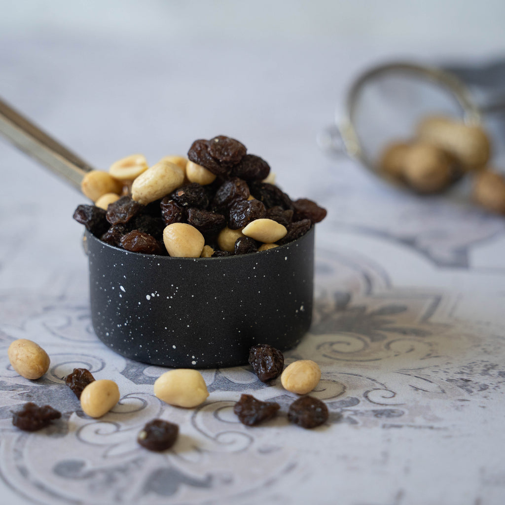Salted Peanuts & Raisin Mix